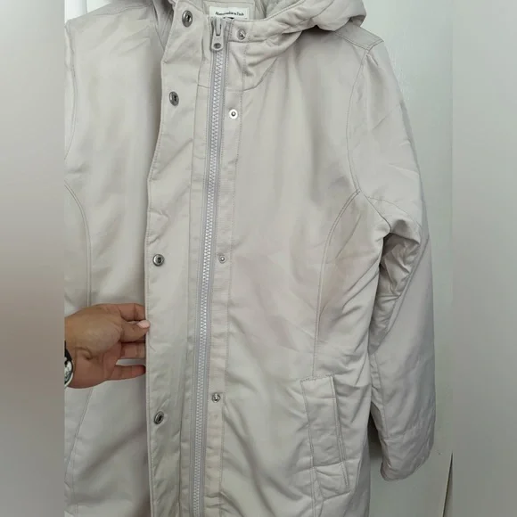 Abercrombie and Fitch ultra winter jacket with hoodie - Picture 3 of 4